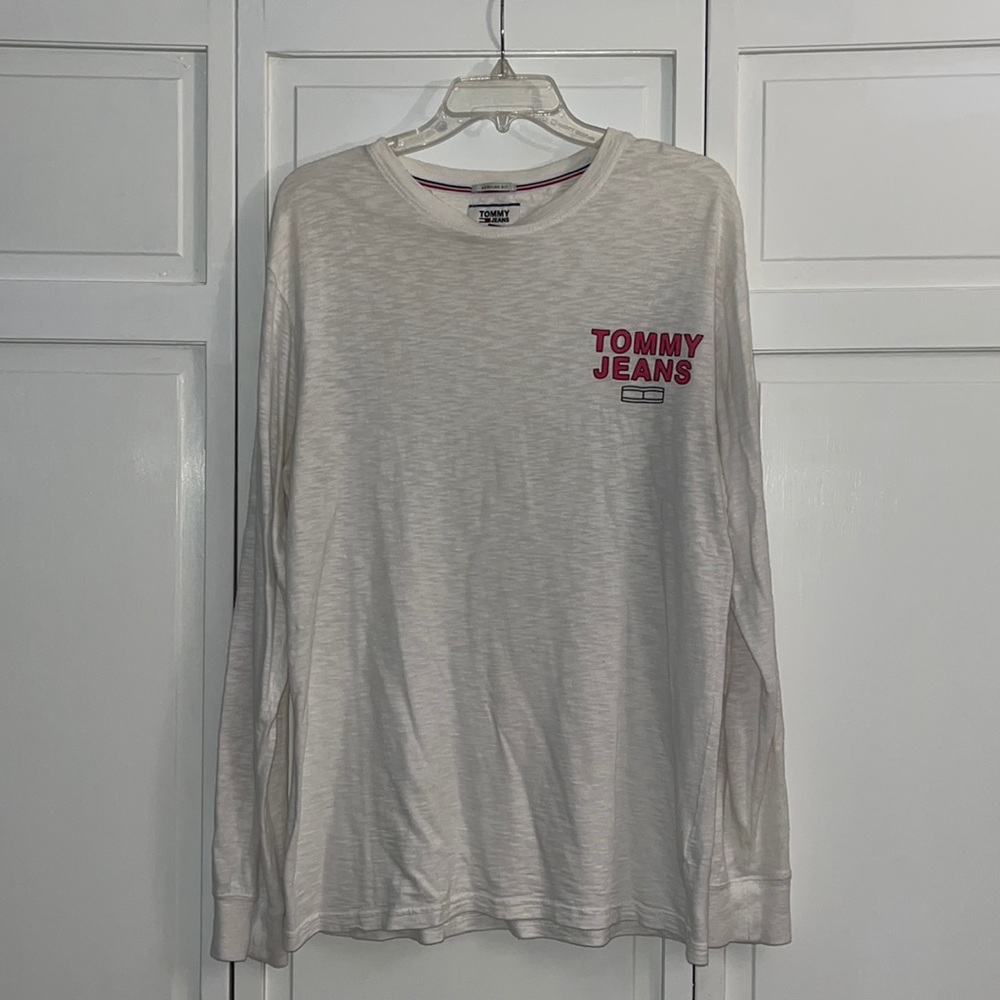 Tommy Hilfiger men’s long sleeve t-shirt. Size medium.